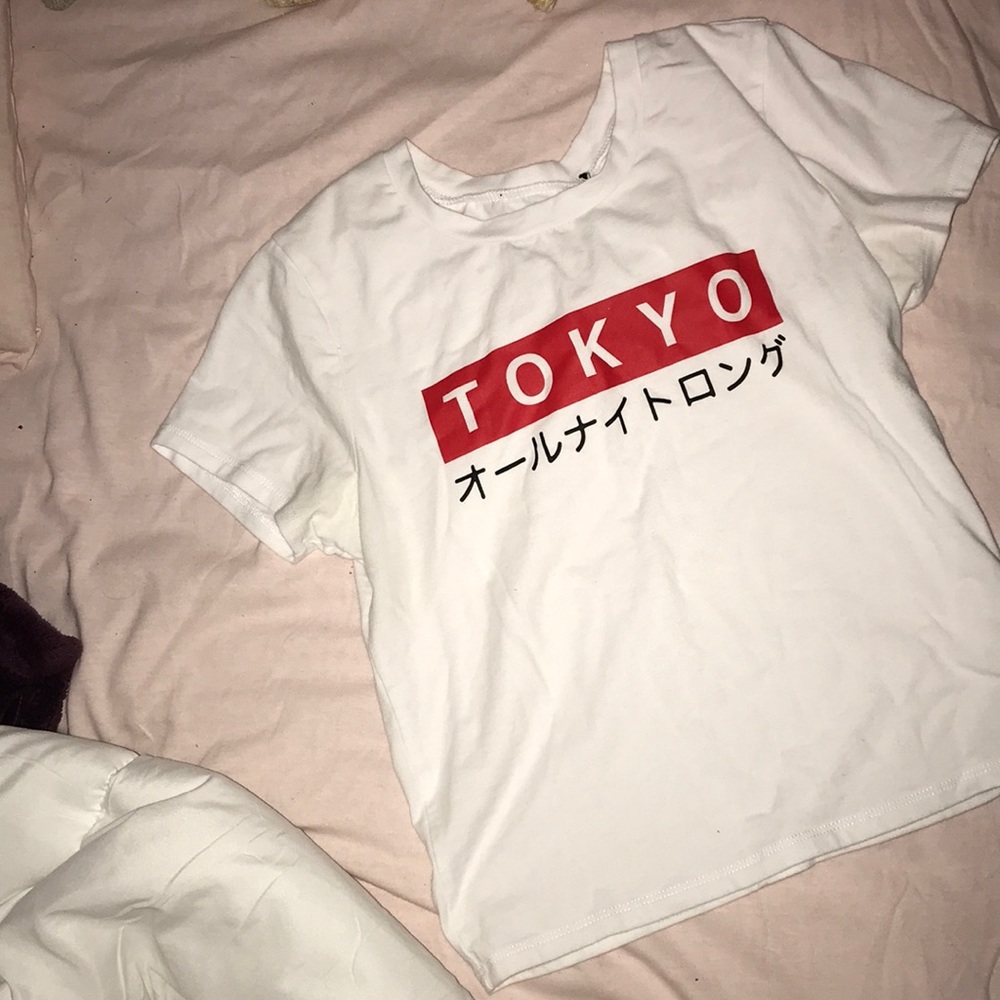 Tokyo white kinda cropped shirt